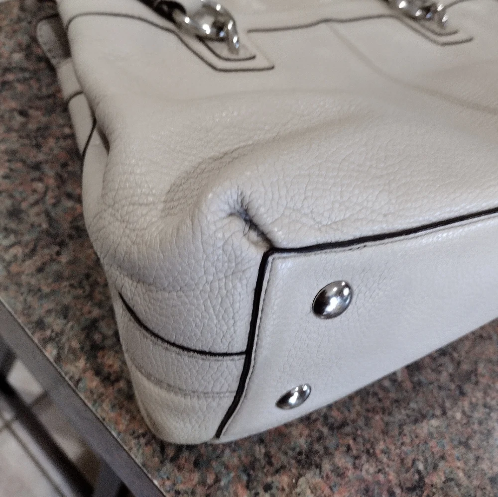 Beautiful  Penelope pebbled leather coach bag with ruffle top